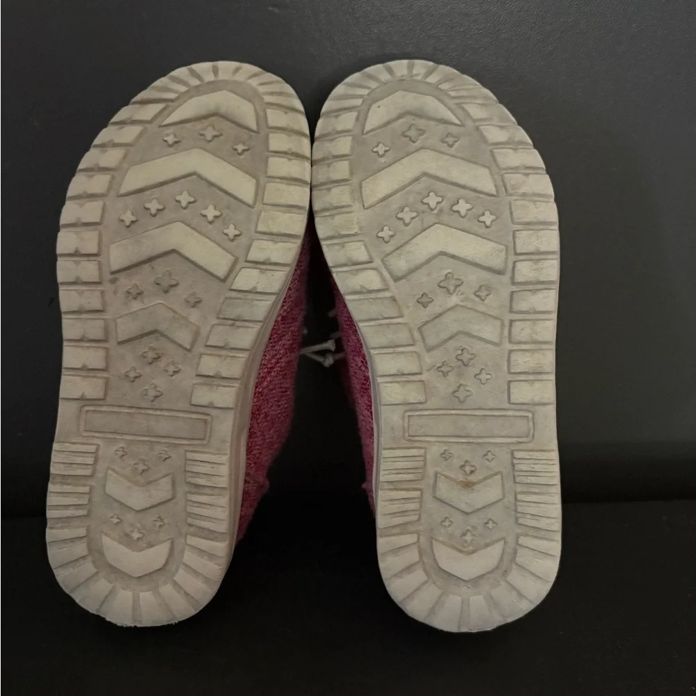 Cozy Pink Kids Imitation hey dude (style) Shoes size 11